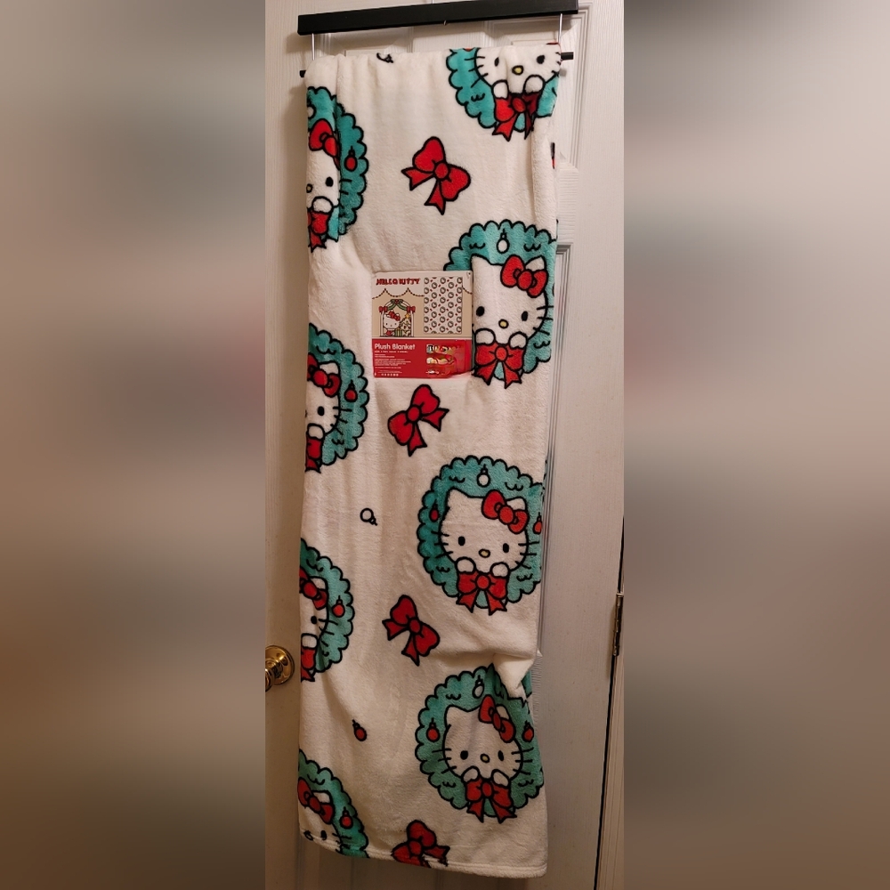 Hello Kitty Oversized Christmas Bows & Wreaths Throw Blanket 60”x 90”  New